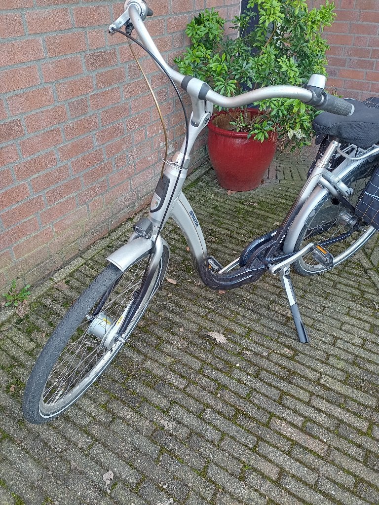 Fiets Sparta met lage instap, Fietsen en Brommers, Fietsen | Dames | Damesfietsen, Ophalen, Sparta, Versnellingen, Zo goed als nieuw