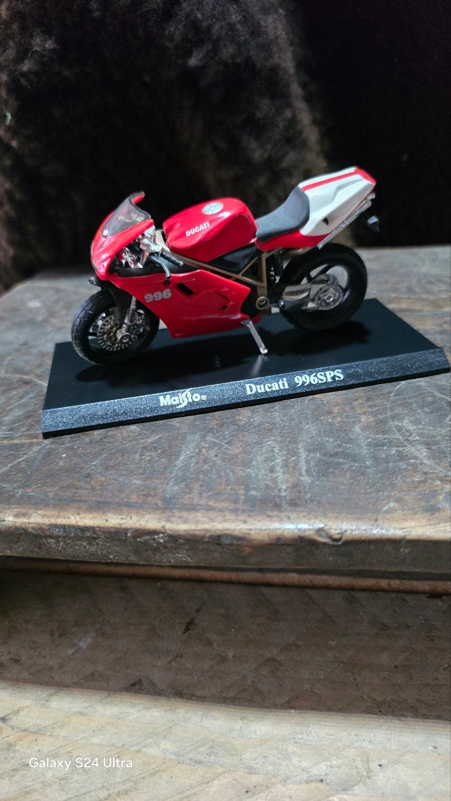 B1 > Ducati 996 SPS
op originele plaatje., Hobby en Vrije tijd, Modelbouw | Overige, Ophalen of Verzenden, Groter dan 1:32