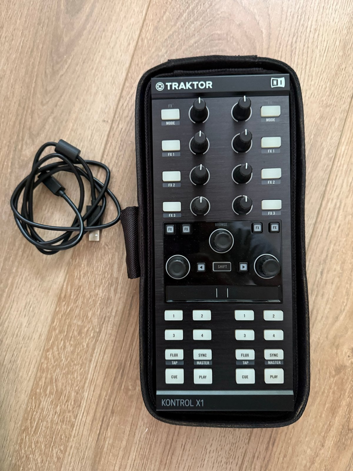 Native Instruments Traktor Kontrol X1 MK2 DJ Controller, Muziek en Instrumenten, Ophalen, Gebruikt, Dj-set, Overige merken