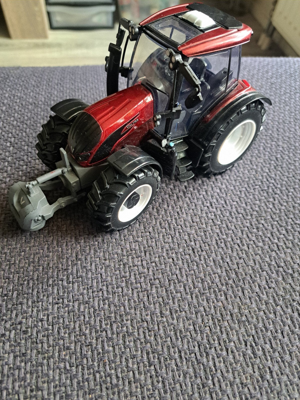 burago model tractor valtra n 174, Overige merken, Gebruikt, Ophalen of Verzenden, N.b