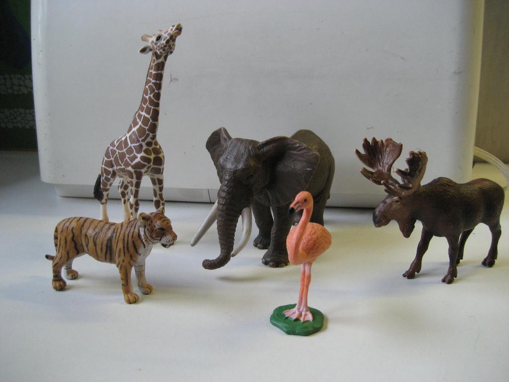 schleich set met 5 wilde dieren, Verzamelen, Dierenverzamelingen, Ophalen of Verzenden, Zo goed als nieuw, Wild dier, Beeldje of Figuurtje