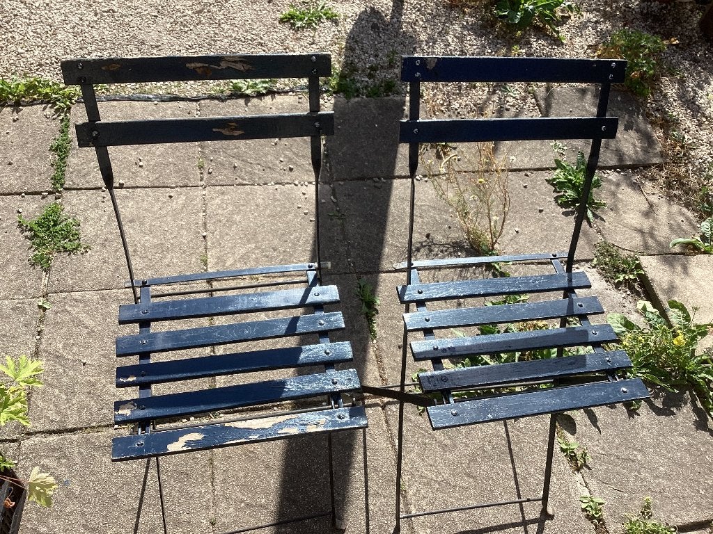 2 blauwe Bistrostoelen, Ophalen of Verzenden, Zo goed als nieuw, Metaal, Inklapbaar