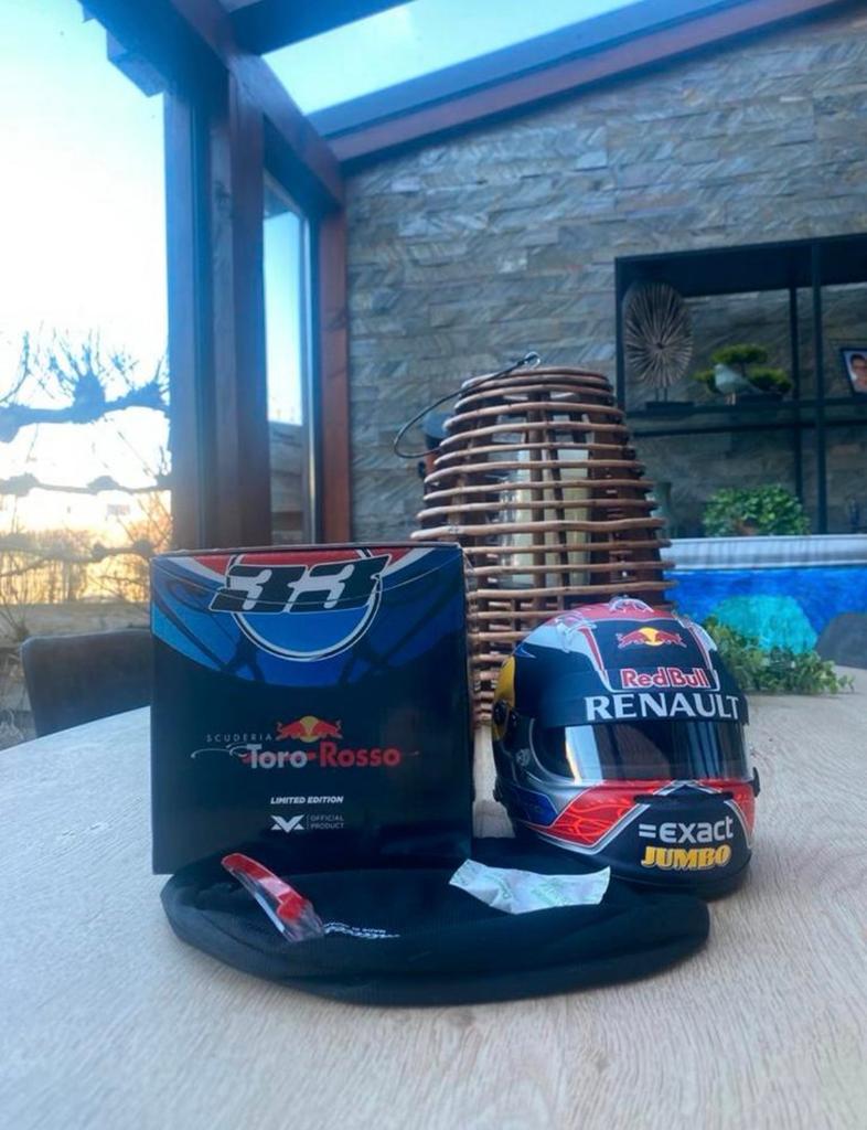 Max Verstappen Toro Rosso Helm 2015 Schaal 1:2 - Nieuwstaat, Verzamelen, Automerken, Motoren en Formule 1, Ophalen of Verzenden