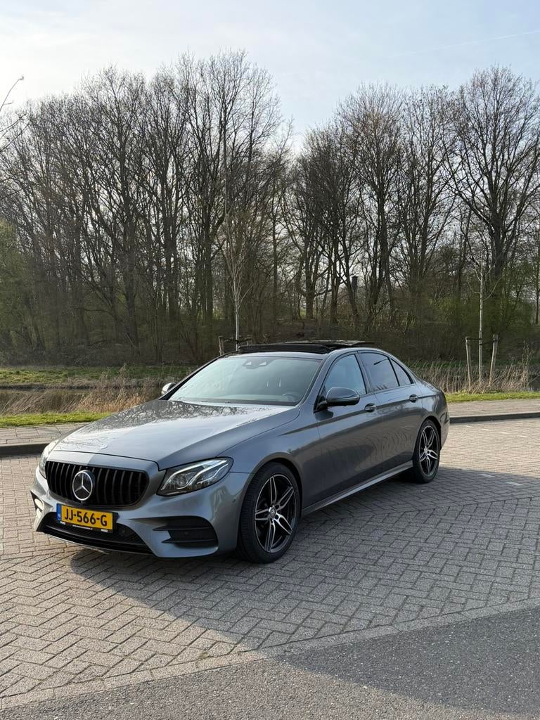 Mercedes-Benz E-Klasse E220 d 194pk 9G-TRONIC 2016 Grijs, Auto's, Mercedes-Benz, Automaat, Achterwielaandrijving, 4 cilinders