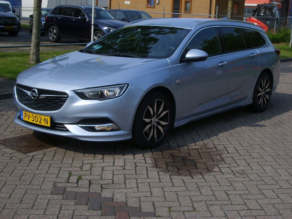 Opel Insignia Sports Tourer 1.5 Turbo Business Executive OPC, Voorwielaandrijving, Dealer onderhouden, 730 kg, Gebruikt
