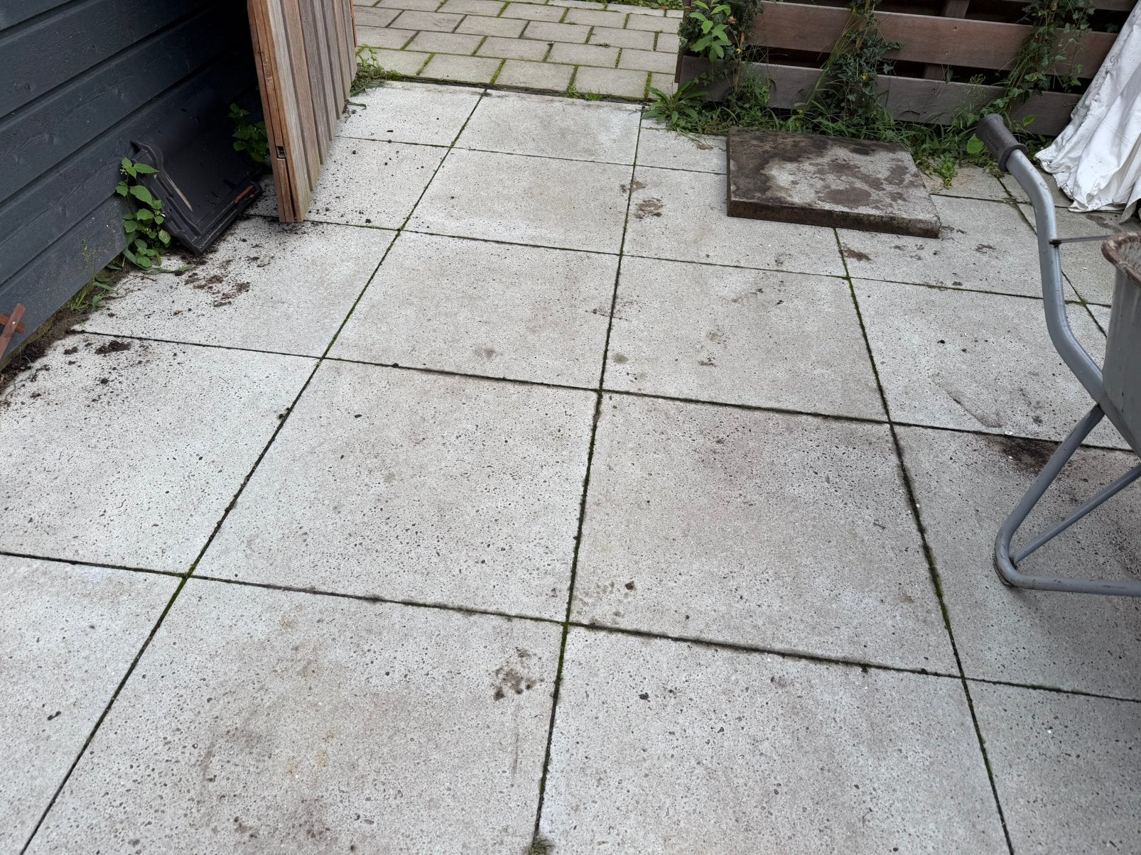 Gratis af te halen: 24 Schellevis tegels + opsluitbanden, Tuin en Terras, Ophalen, Zo goed als nieuw, Beton, Terrastegels