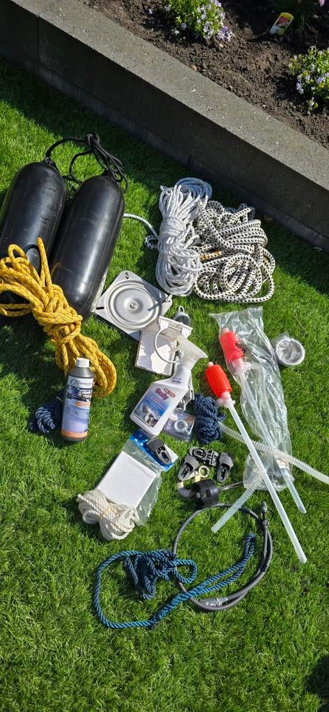 Diversen bootspullen, 2 fenders, touw, wasmiddel, ankertje,., Ophalen of Verzenden, Zo goed als nieuw, Overige typen
