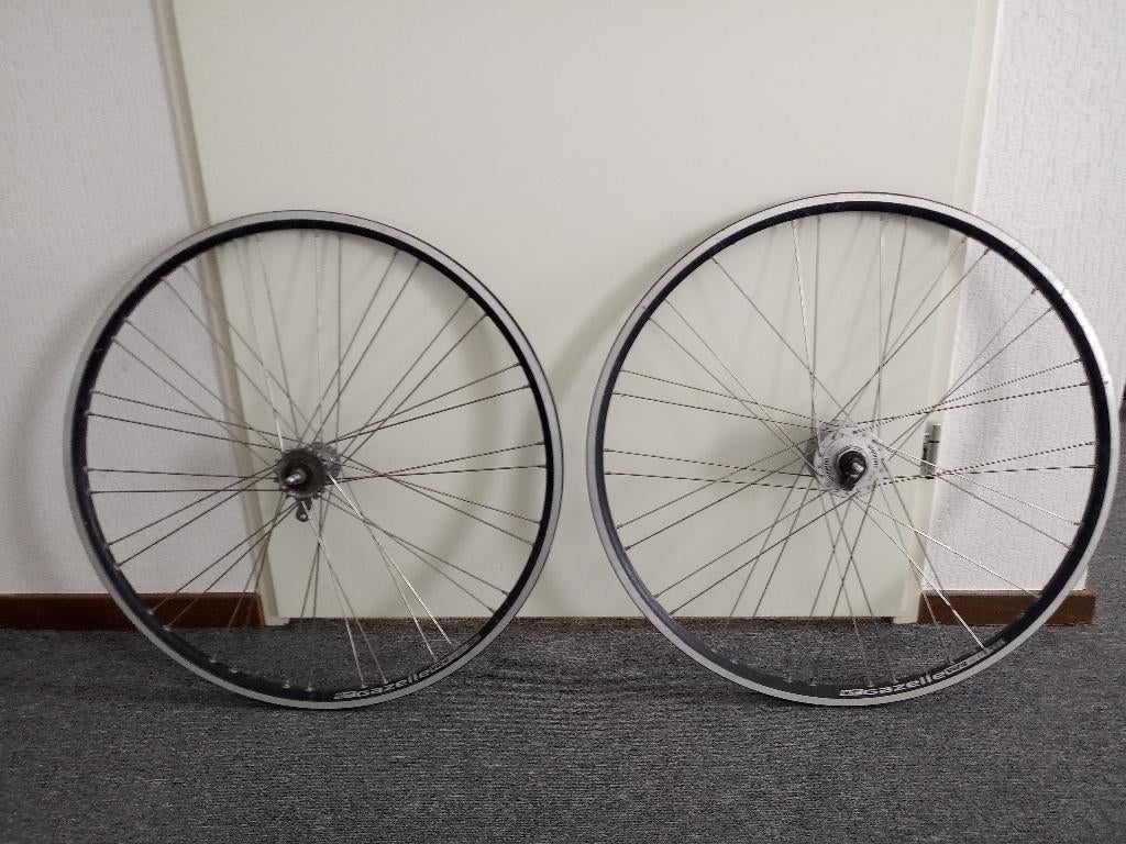 Te koop fietswielen 28 inch, Fietsen en Brommers, Ophalen, Gebruikt, Frame