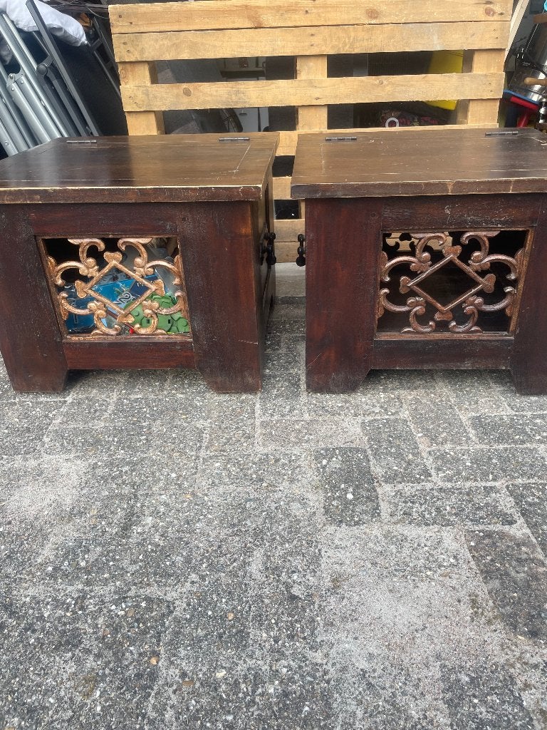 Koloniale tafeltjes, Ophalen