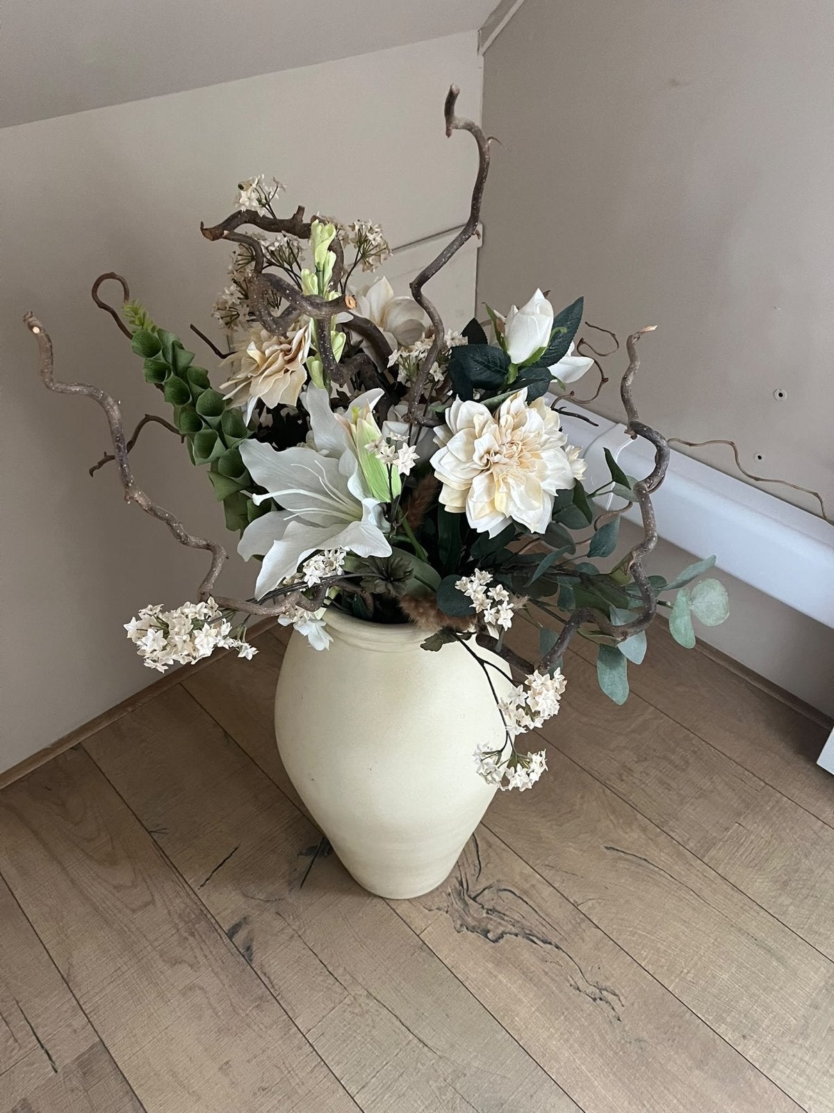 Grote vaas met kunstbloemen en takken, Ophalen, Beige, Inclusief decoratie, Zo goed als nieuw