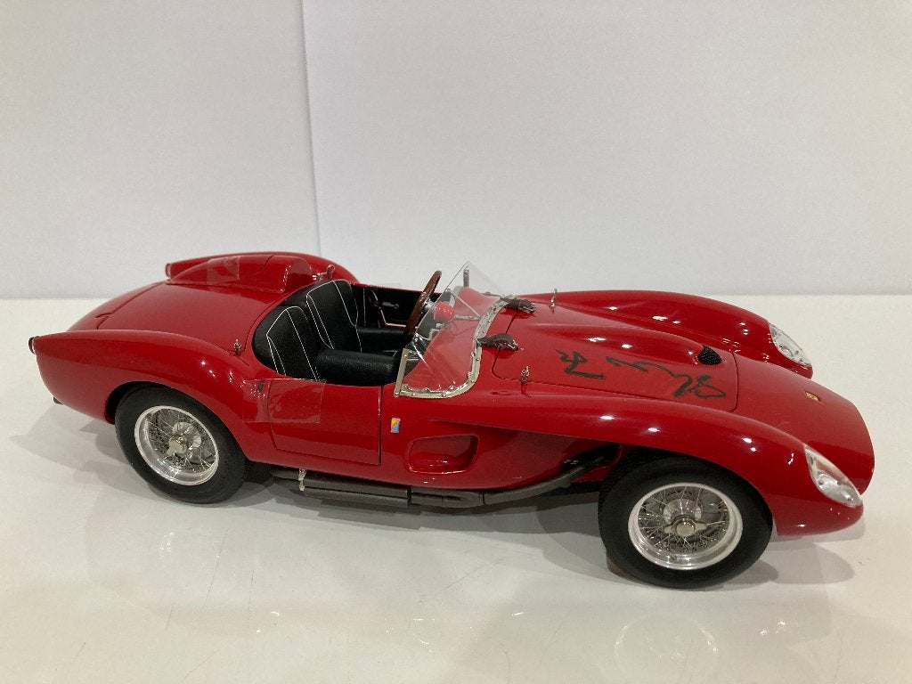 CMC Ferrari 250 Testa Rossa,1958 "Pontoon Fender" scale 1:18, Ophalen of Verzenden, Zo goed als nieuw, Auto, Overige merken