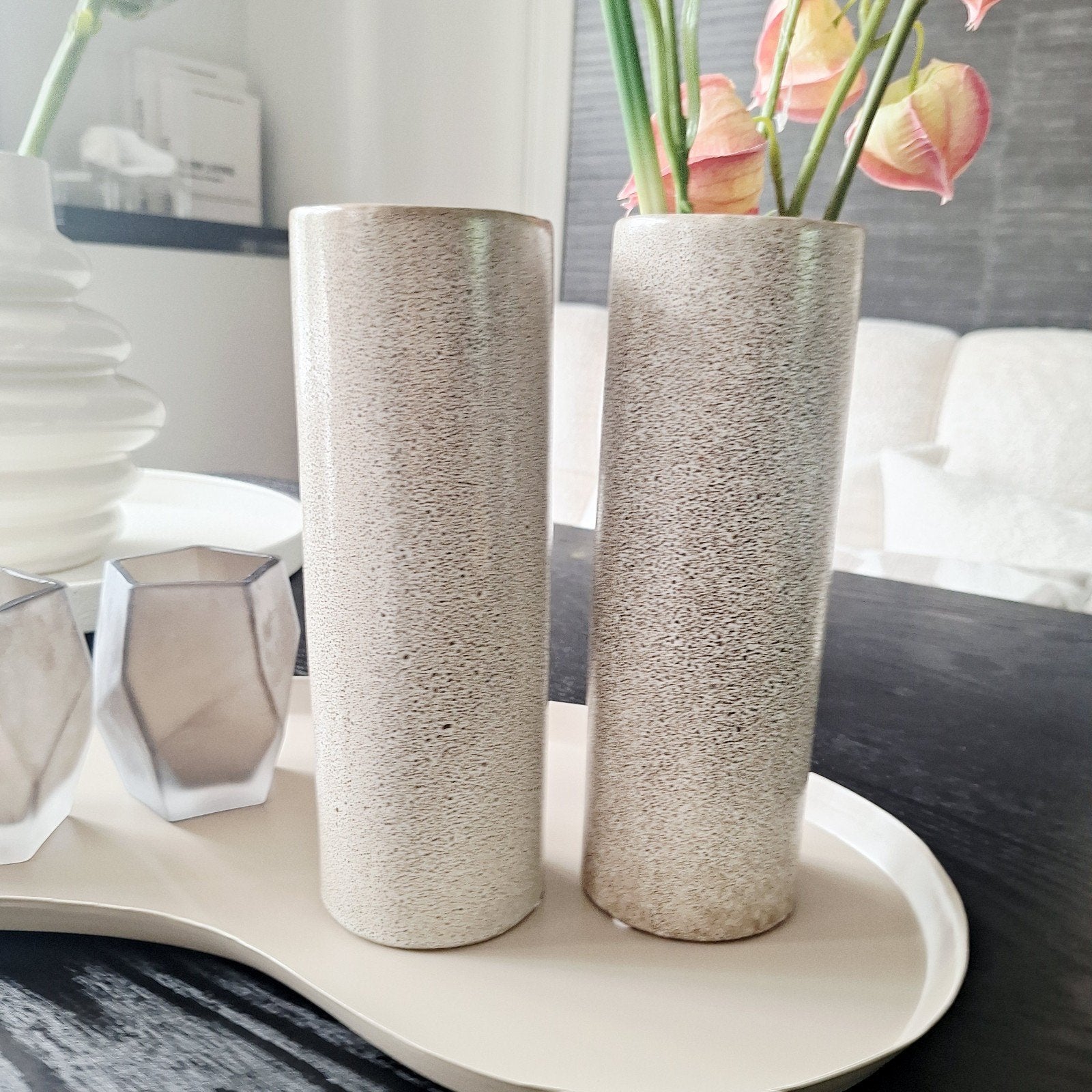 set van 2 bruin spot vazen tube steen van Lifestyle, Beige, Ophalen of Verzenden, X, X