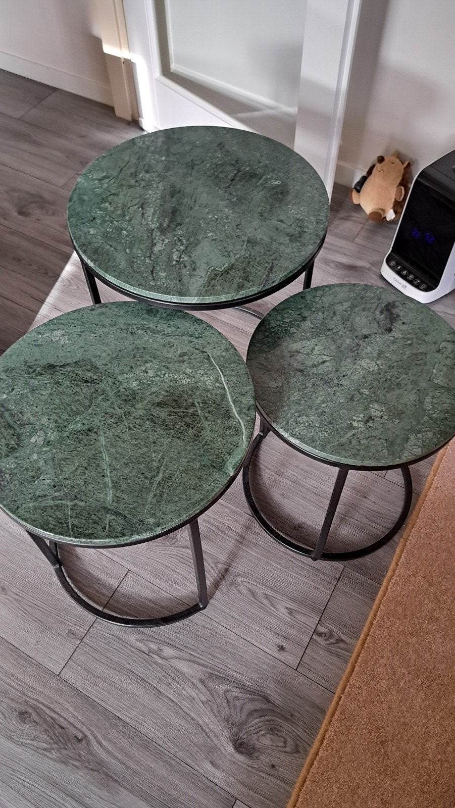 3 groene marmeren salon/ bijzet tafeltjes., Huis en Inrichting, Overige materialen, Minder dan 55 cm, Rond, Zo goed als nieuw