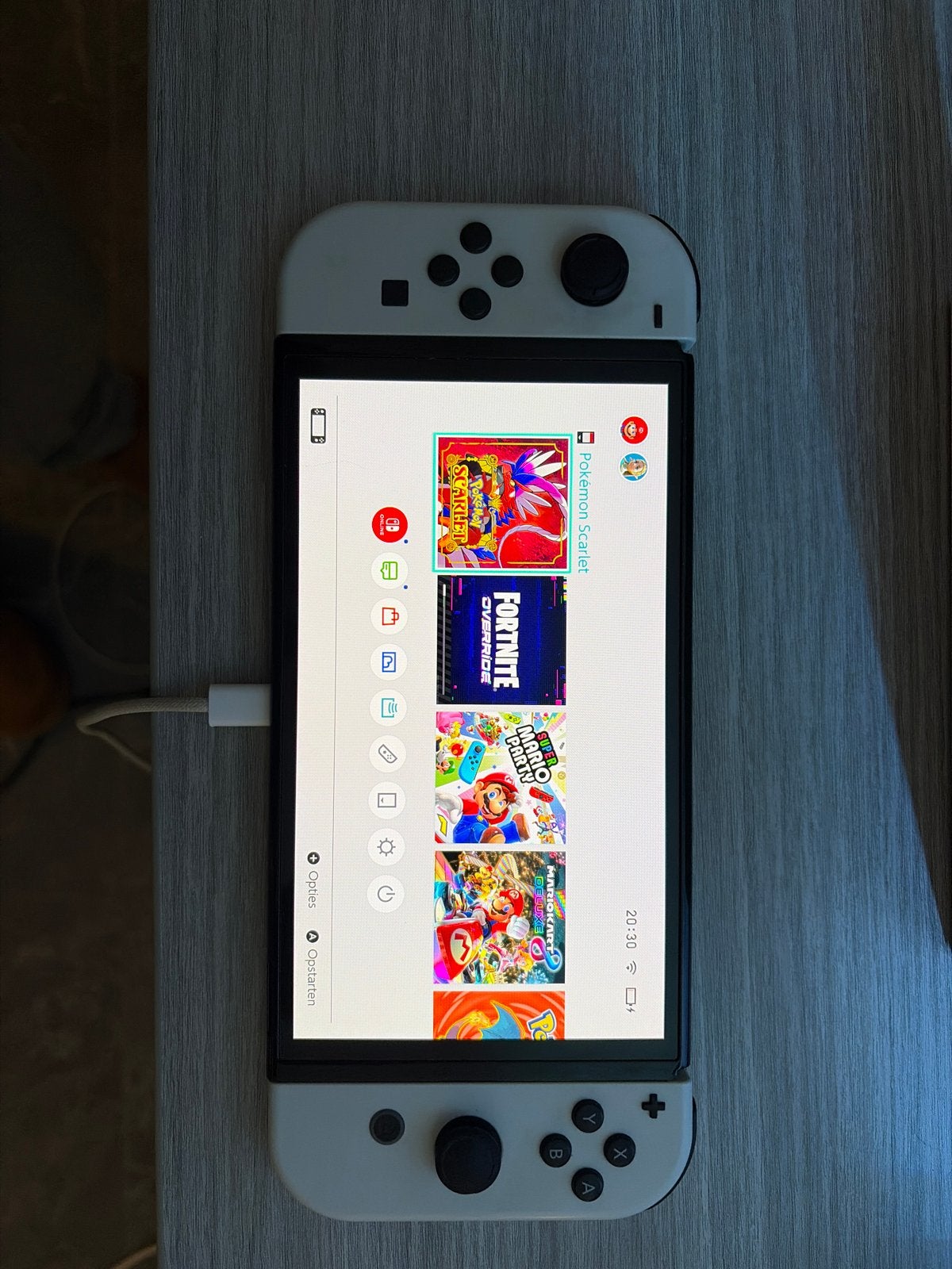 Nintendo Switch OLED met 3 spellen en originele doos, Switch OLED, Met 2 controllers, Ophalen of Verzenden, Gebruikt