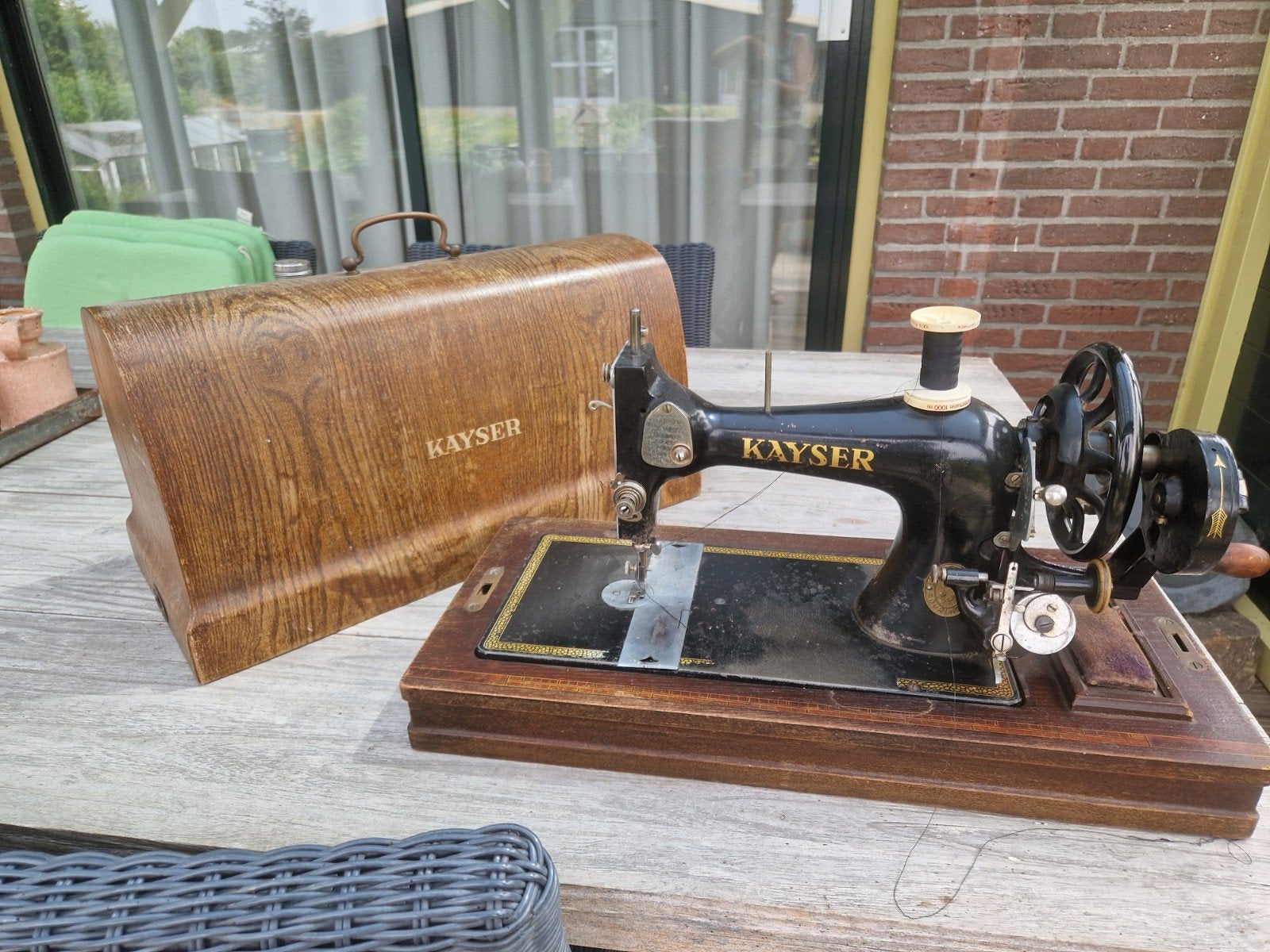 antieke naaimachine, Ophalen