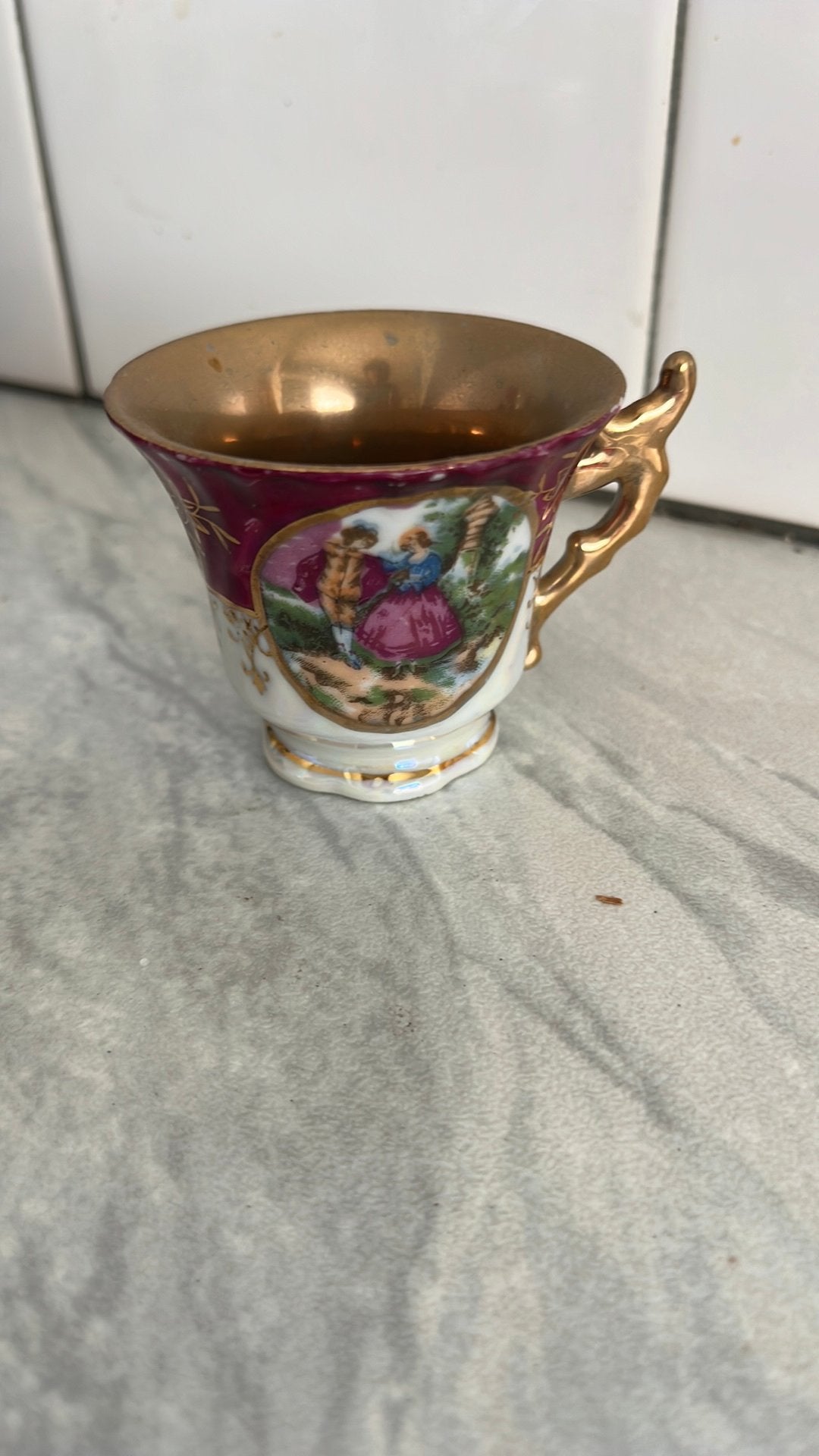 Limoge tea cup, Ophalen