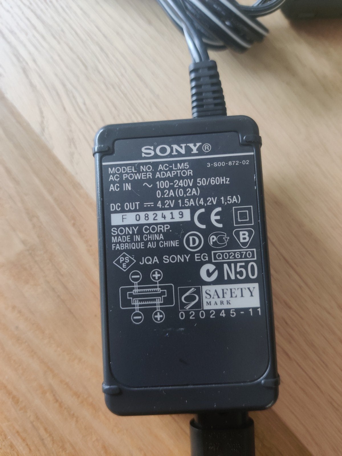 Sony AC-LM5 AC/DC Power Adapter - Oplader, Ophalen of Verzenden, Zo goed als nieuw