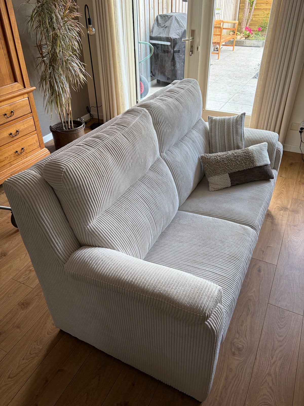 Comfortabele 2,5 persoonsbank in ribstof / bank, Driepersoons, 75 tot 100 cm, Ophalen of Verzenden, Zo goed als nieuw