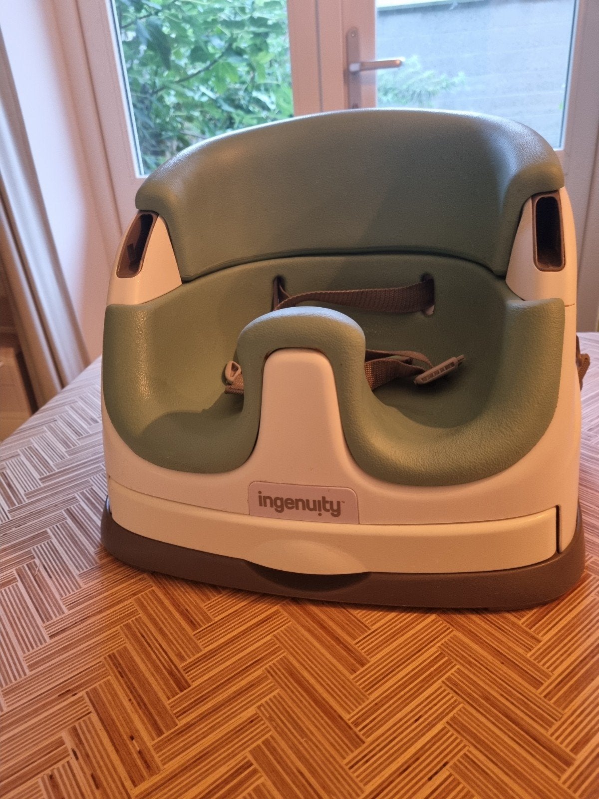Ingenuity baby stoel - kinderstoel voor op stoel of grond, Ophalen, Zo goed als nieuw, Overige typen, Afneembaar eetblad
