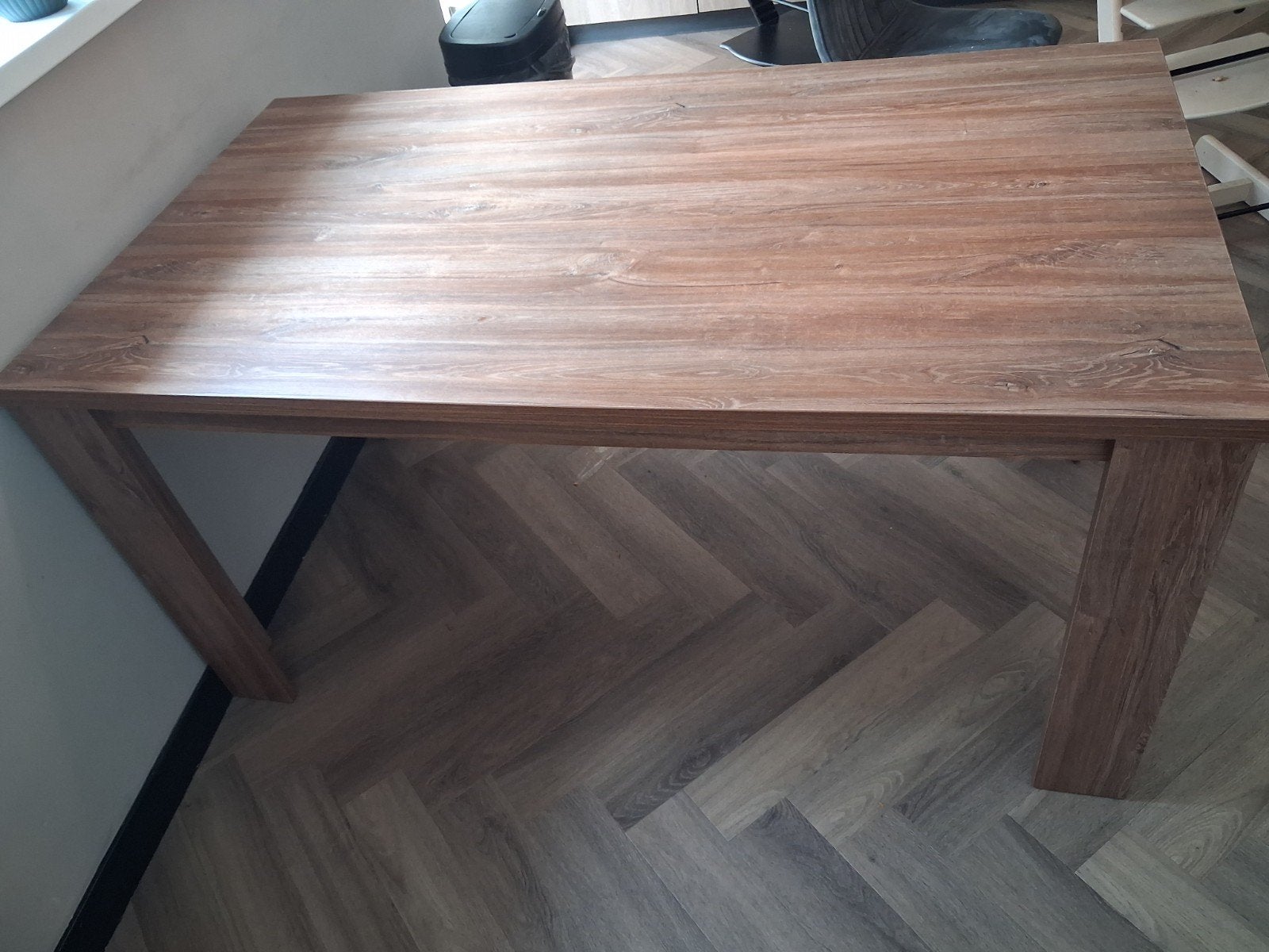 Mooie bruine eettafel, 160x90x80 cm, nette staat, Ophalen, 50 tot 100 cm, Zo goed als nieuw, 150 tot 200 cm