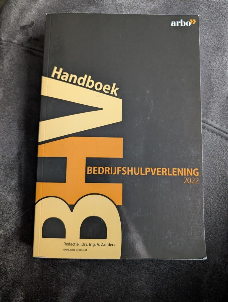 Handboek Bedrijfshulpverlening 2022 - BHV Gids, Ophalen of Verzenden, Zo goed als nieuw, Gamma, Drs. Ing. A. Zanders