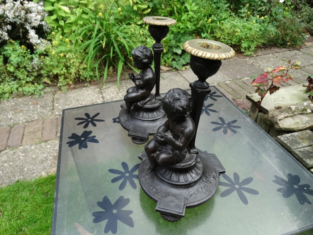 Antieke, bronzen kandelaren met jongens kaarshouders brons, Antiek en Kunst, Verzenden, Koper of Brons