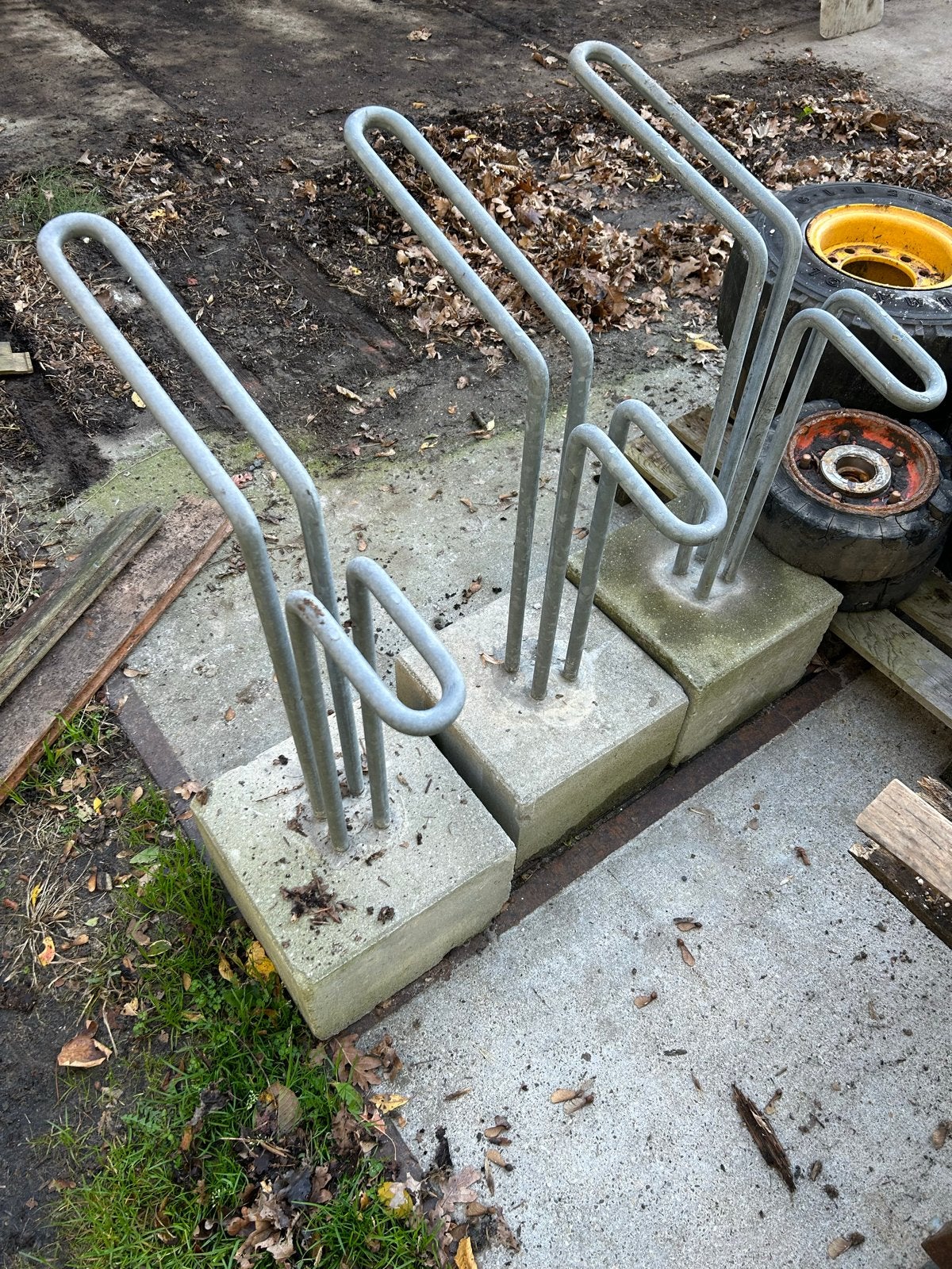 Fietsenrek met betonnen voet - 3 stuks, Ophalen, Gebruikt