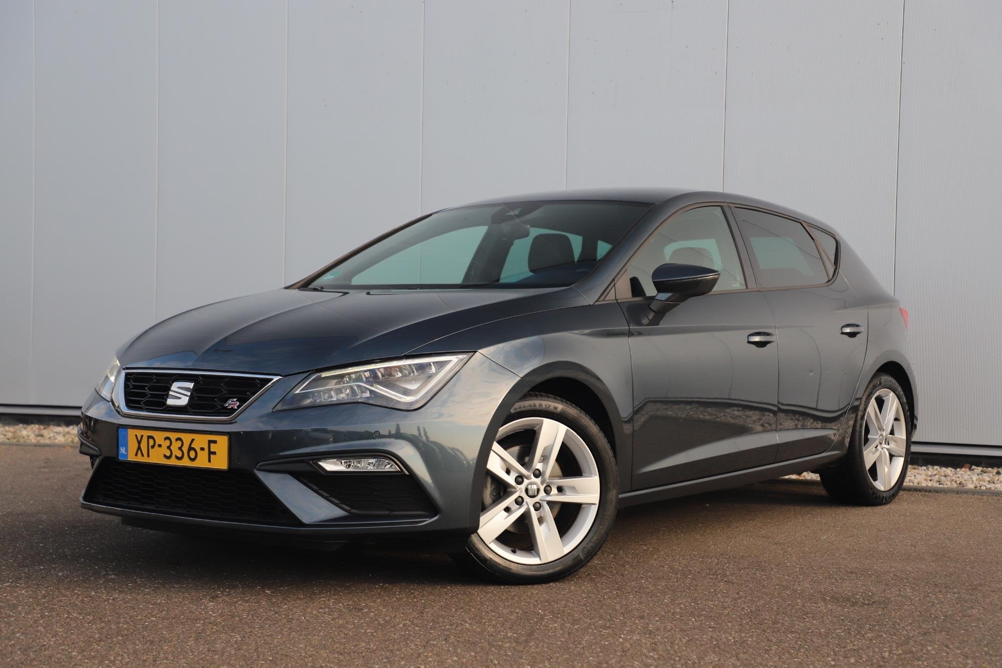 SEAT Leon 1.5 TSI FR Business Intense 131PK Virtual Cockpit, Voorwielaandrijving, Stof, Euro 6, 4 cilinders