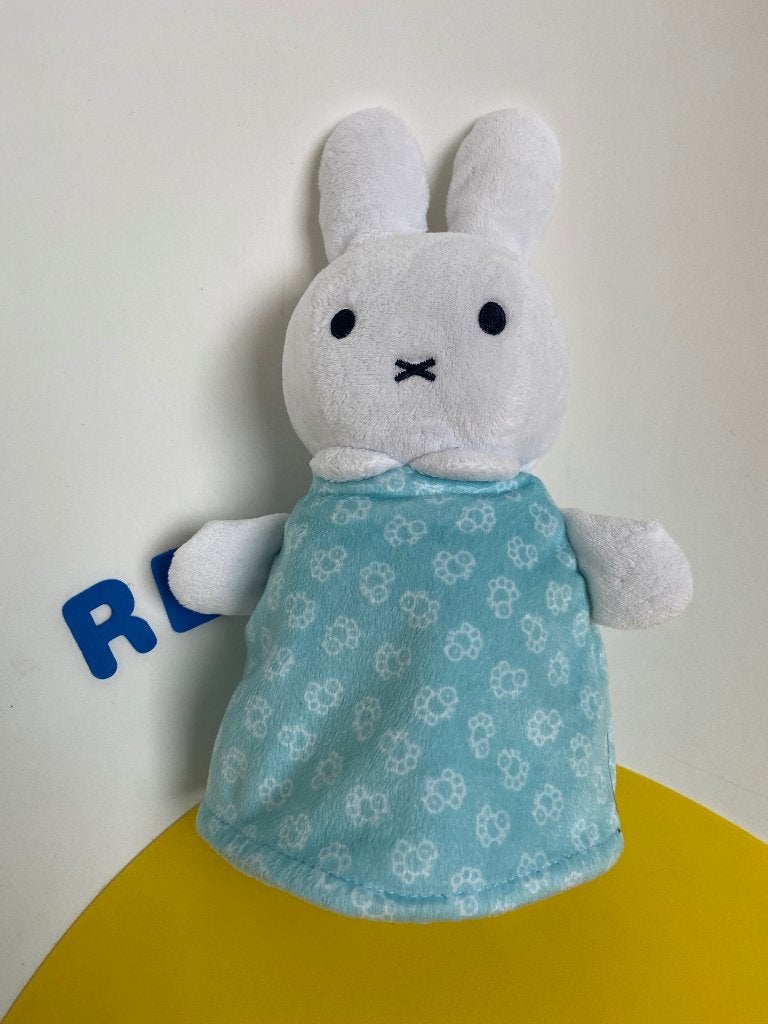 K2545 tiamo nijntje omdraaiknuffel licht blauw, Ophalen of Verzenden, Zo goed als nieuw, Overige typen