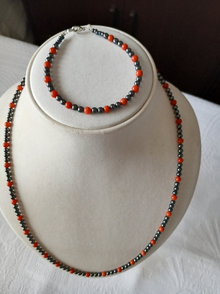 Snoer + armband Bloedkoraal + hematiet, 59 + 20.5 cm, Verzenden, Zo goed als nieuw, Oranje, Steen of Mineraal