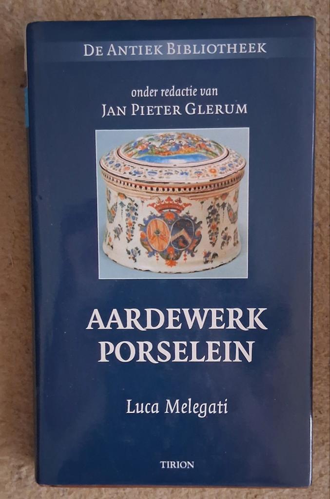 Aardewerk Porselein De antiek bibliotheek, Ophalen of Verzenden, Gelezen