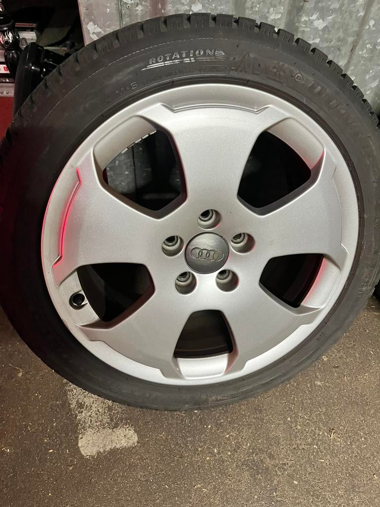 Audi RS velgen met nieuwe Banden org., Ophalen, Zo goed als nieuw