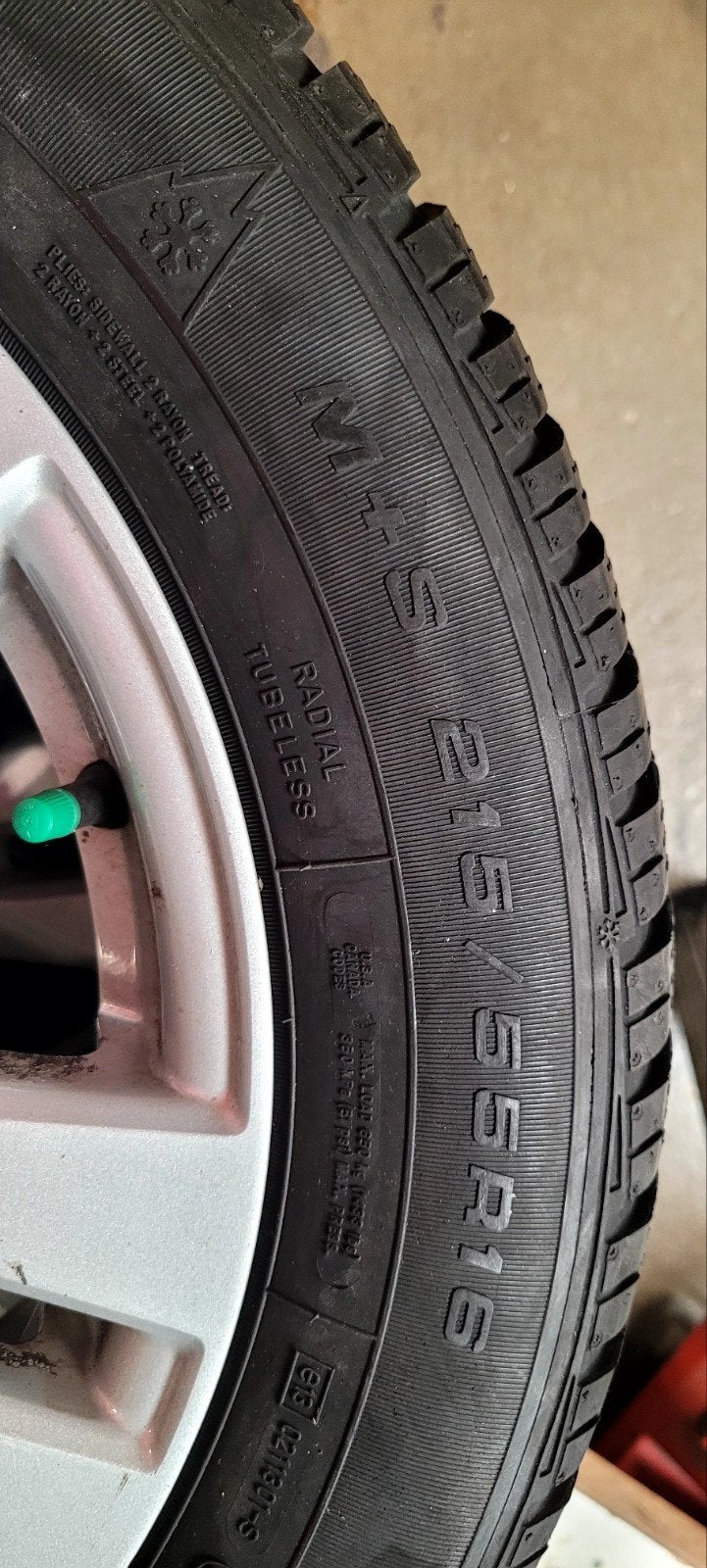 Mercedes-Benz Winterbanden met Velgen 215/65R16, Ophalen, Gebruikt