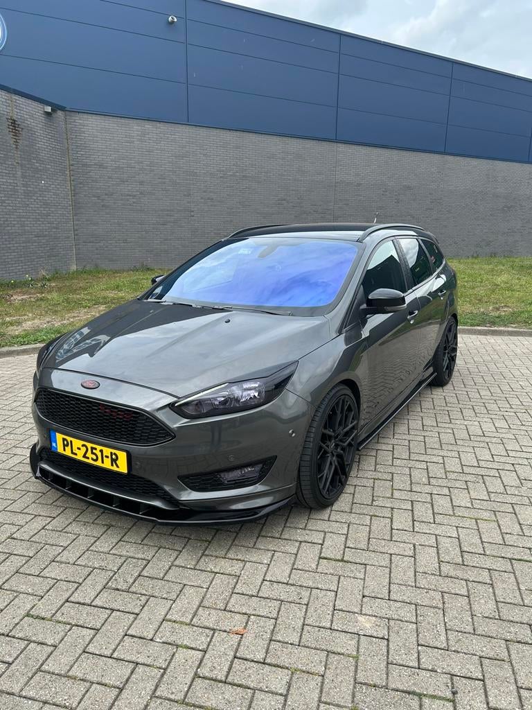Ford Focus Wagon 1.5 ST-LINE 200pk, Navigatiesysteem, 1498 cc, 4 cilinders, Origineel Nederlands