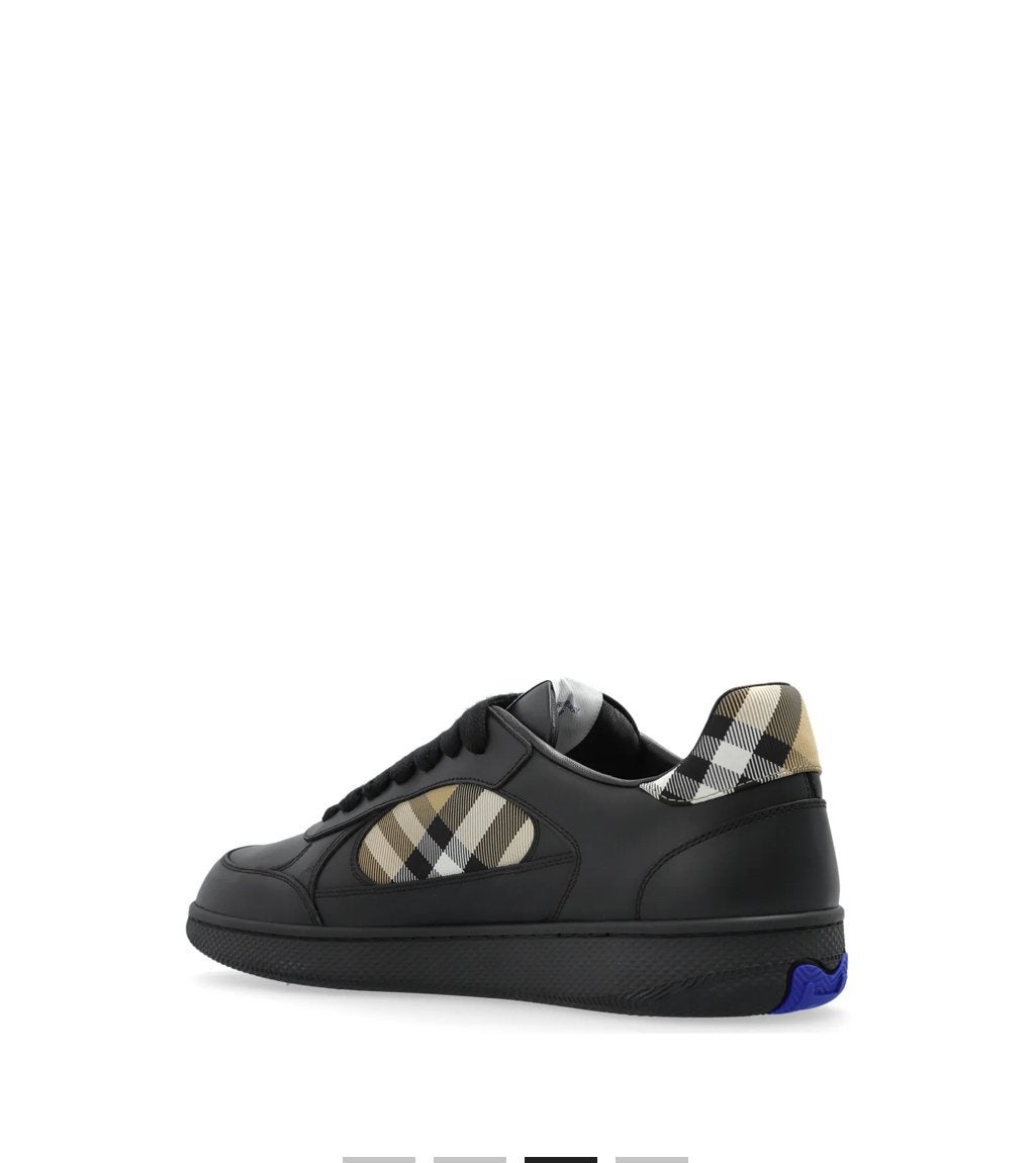 Burberry Sneakers - Zwart met Iconisch Ruitpatroon, Ophalen of Verzenden, Zo goed als nieuw, Zwart, Sneakers of Gympen
