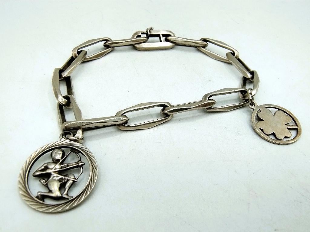 Zilveren 'close forever' armband, 2 bedels, 835, Gebruikt, Info@zilverwebsite.nl, Verzenden, Zilverwebsite.nl