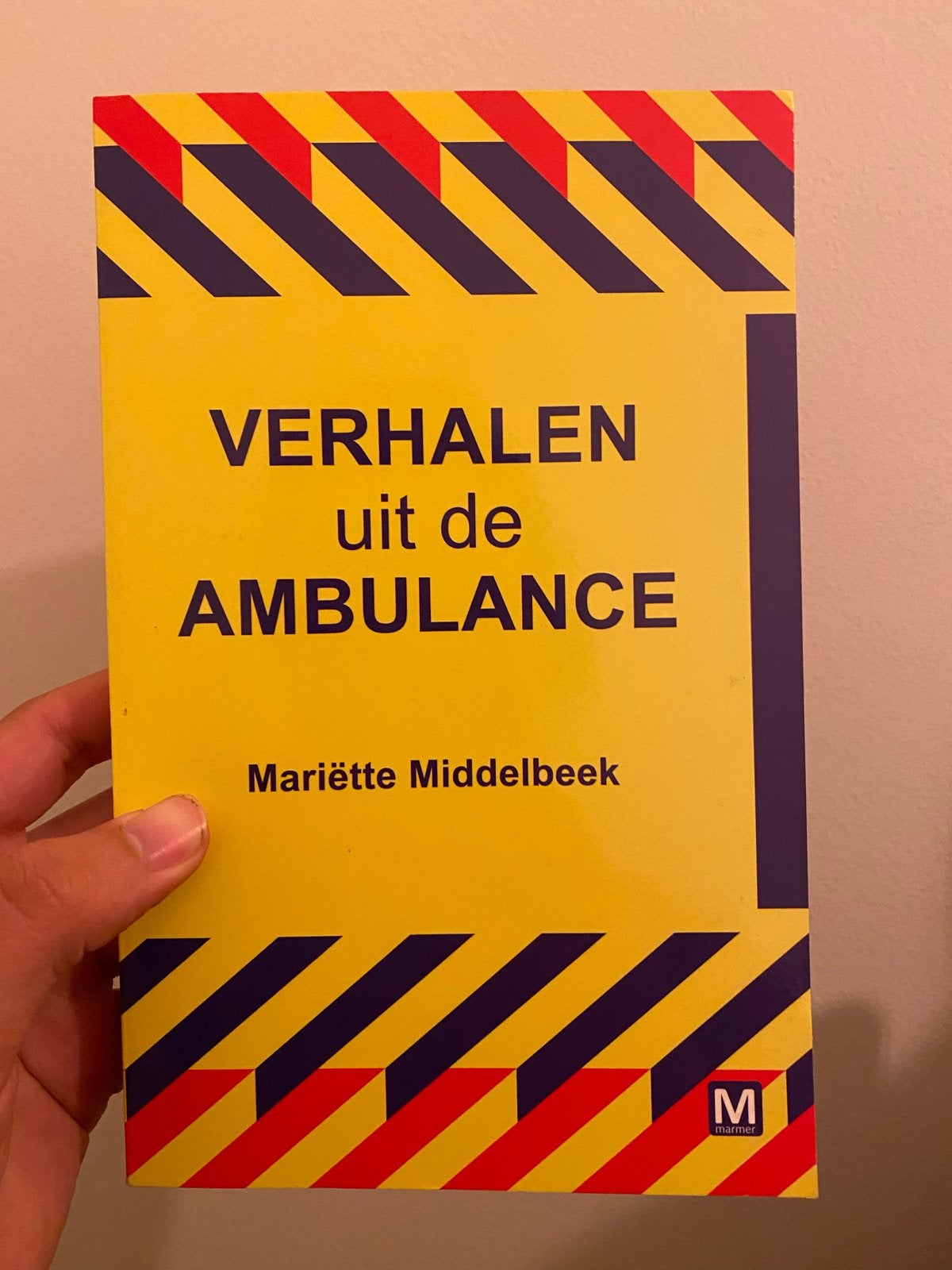 Verhalen uit de Ambulance - Mariëtte Middelbeek, Ophalen of Verzenden, Gelezen, Nederland