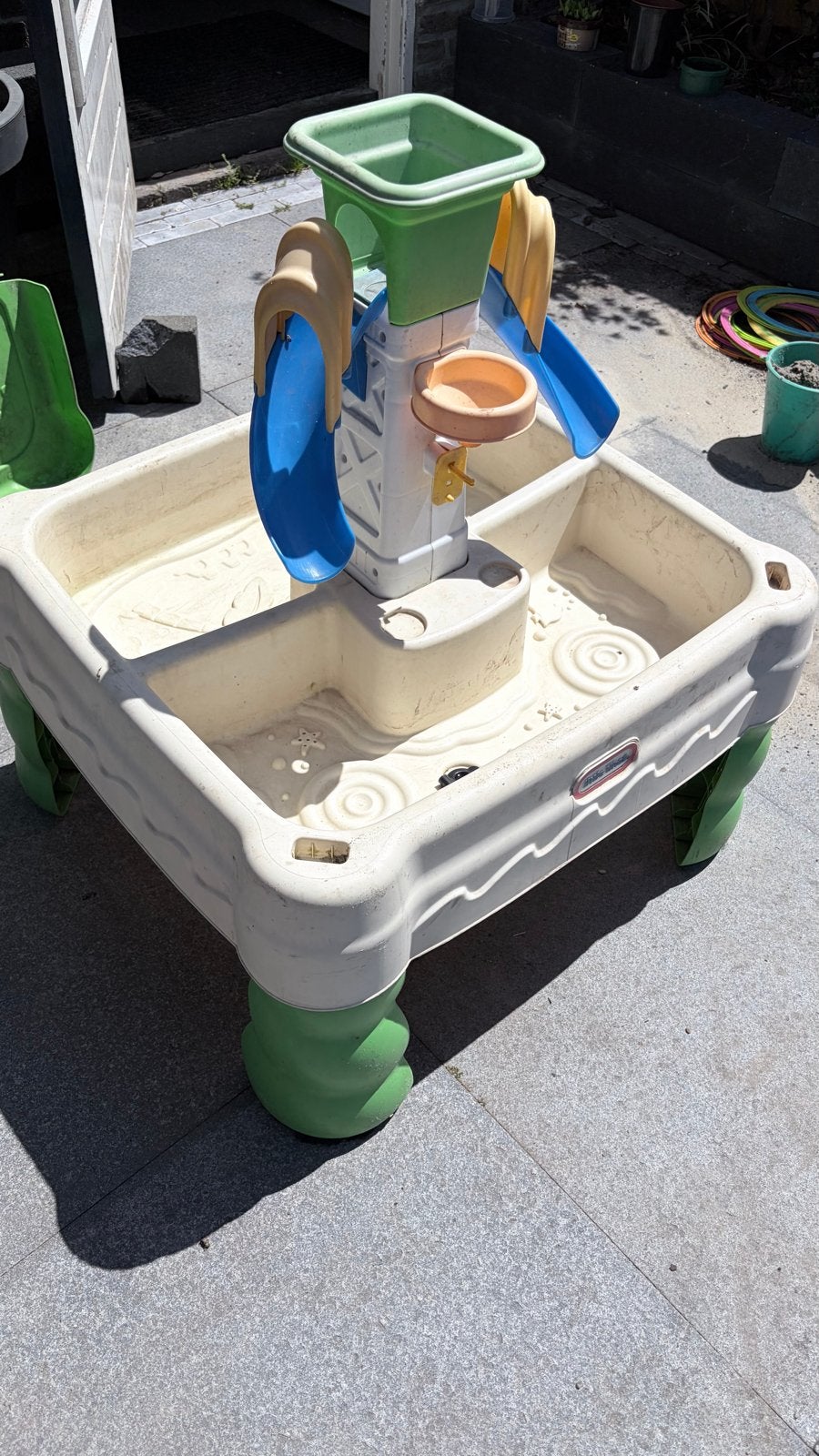 Little Tikes zand/water tafel met accessoires, Ophalen of Verzenden, Gebruikt