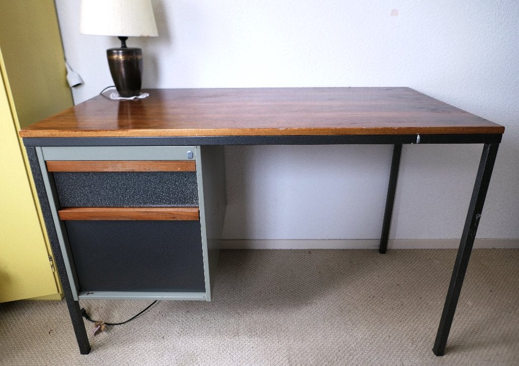 Moet weg! Industrieel Bureau Stijl Coen de Vries Emmein '60, Huis en Inrichting, Ophalen, Gebruikt, 120 cm, Schoolbureau