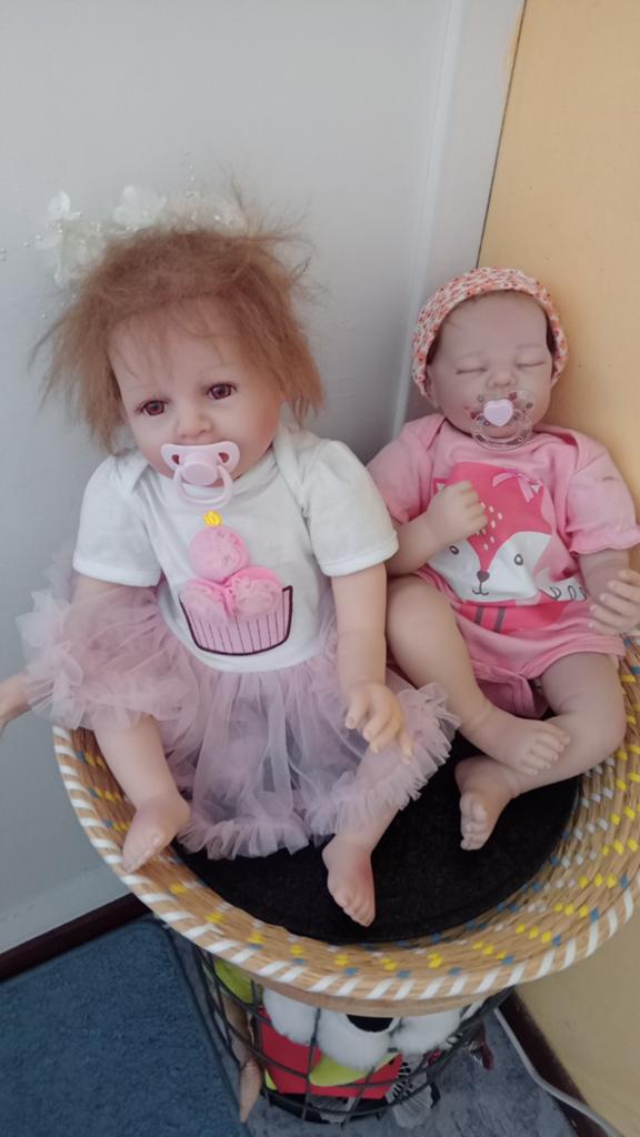 Set van 2 Reborn Babypoppen met Accessoires samen, Ophalen of Verzenden, Zo goed als nieuw, Babypop, Levensecht of Reborn
