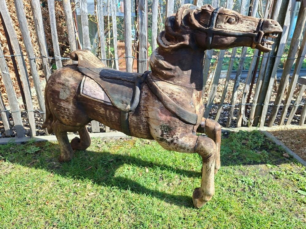 antiek paardje, Ophalen