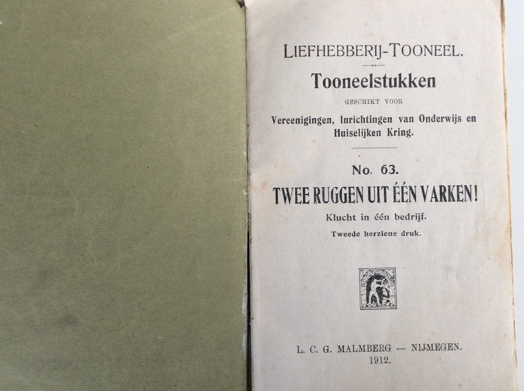 Antiek Toneelstuk: Twee Ruggen Uit Eén Varken! (1912), Antiek en Kunst, Ophalen of Verzenden, Onbekend
