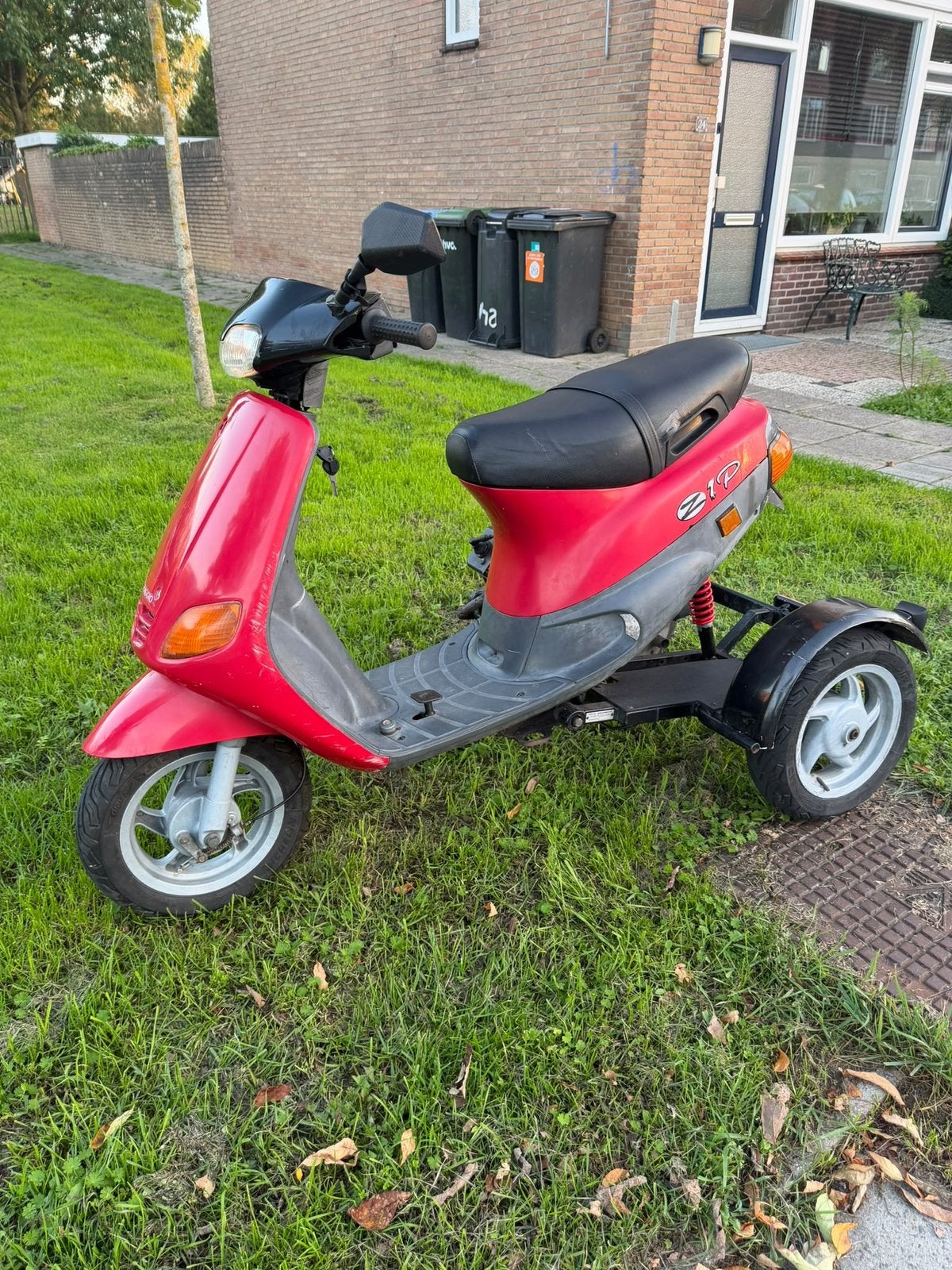 Inca Buddy 2 | Piaggio Zip driewiel scootmobiel, Ophalen, Zo goed als nieuw, Benzine, Zip