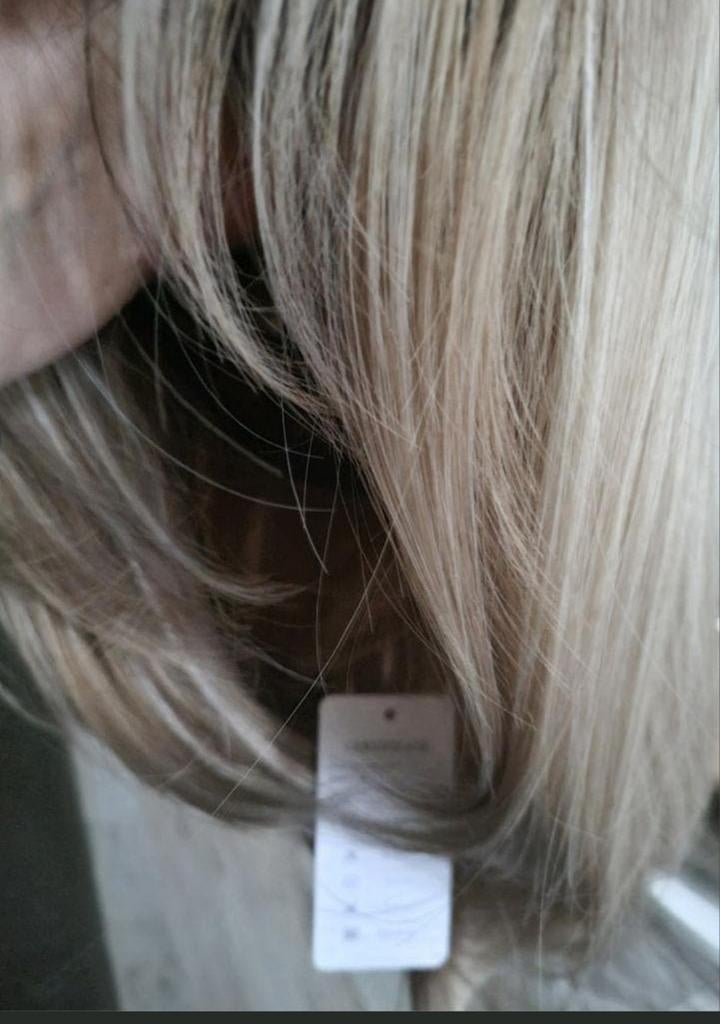 Blond haarwerk/ pruik met lichte highlights., Ophalen of Verzenden, Nieuw, Pruik of Haarverlenging
