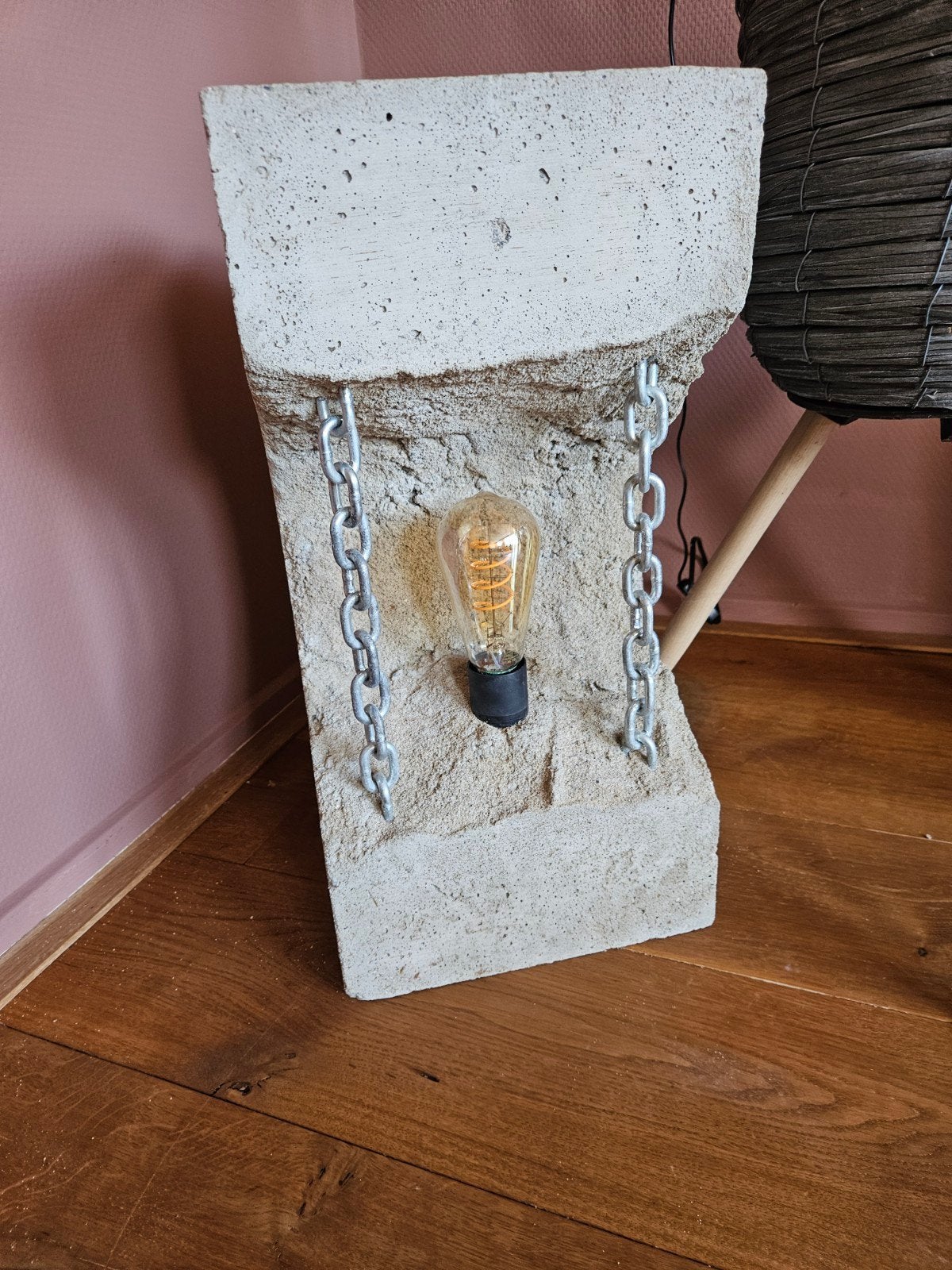 Unieke handgemaakte betonlamp met kettingen, Ophalen of Verzenden, Nieuw, Industrieel, Modern, Stoer