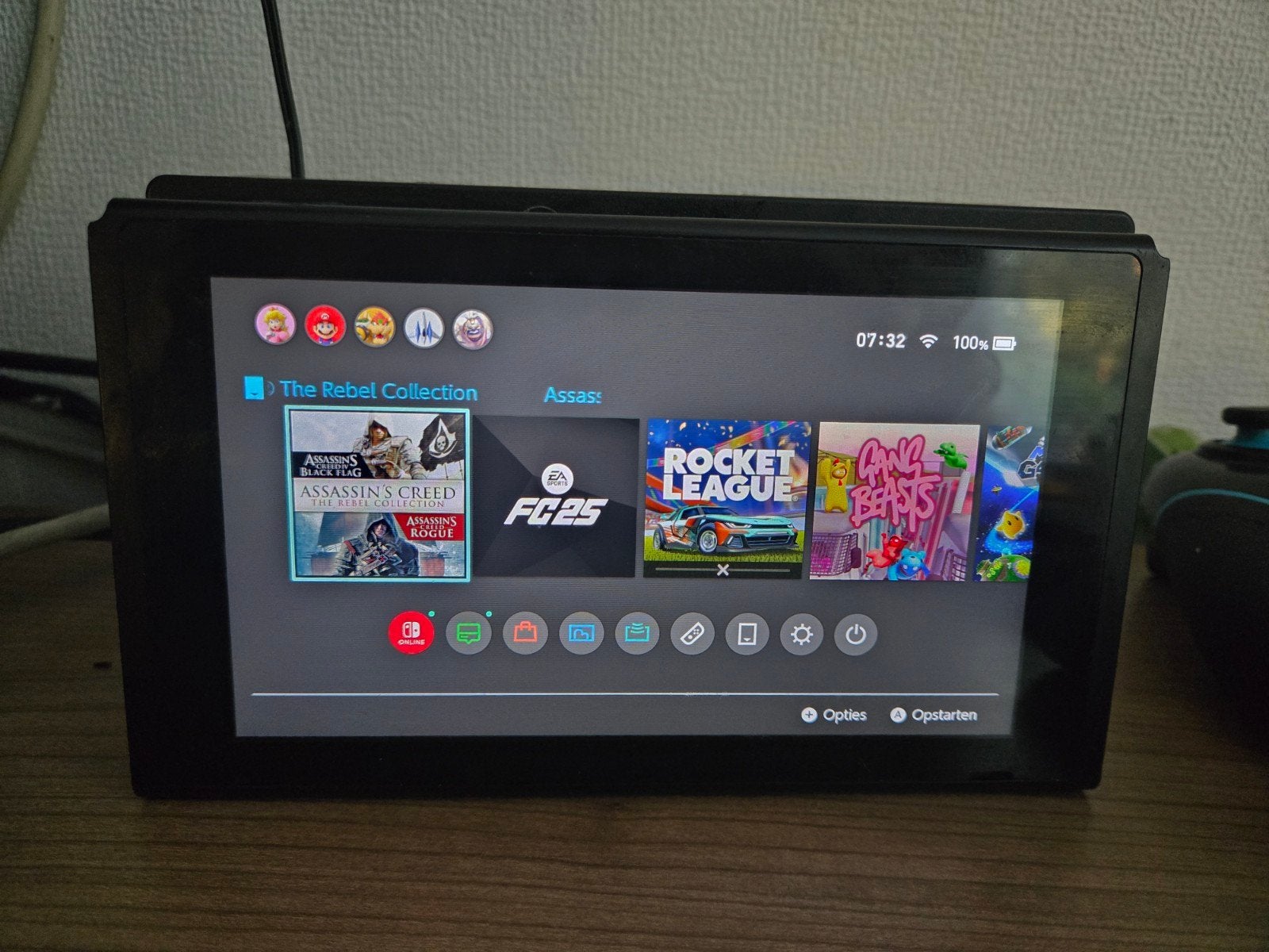 Nintendo Switch met 2 controllers en games, Met 2 controllers, Ophalen of Verzenden, Switch Original, Gebruikt