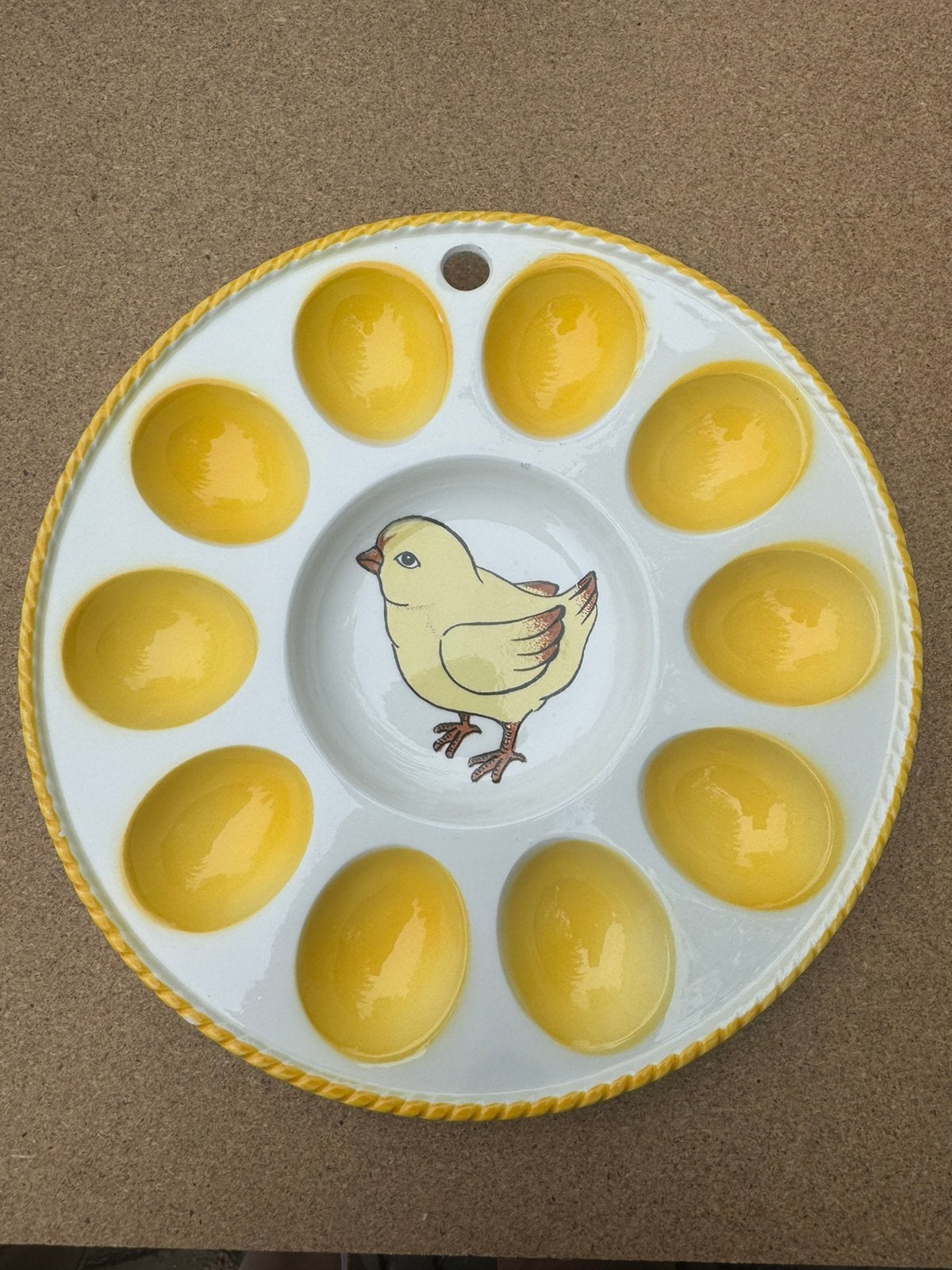 Vintage / retro keramische eierschaal / gevulde eierbord, Huis en Inrichting, Ophalen of Verzenden, Keramiek, Overige stijlen