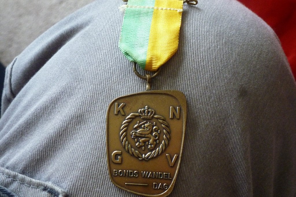 Oude medaille - koper KNGV(gymnastiek) - Bonds wandeldag ND, Postzegels en Munten, Penningen en Medailles, Ophalen of Verzenden
