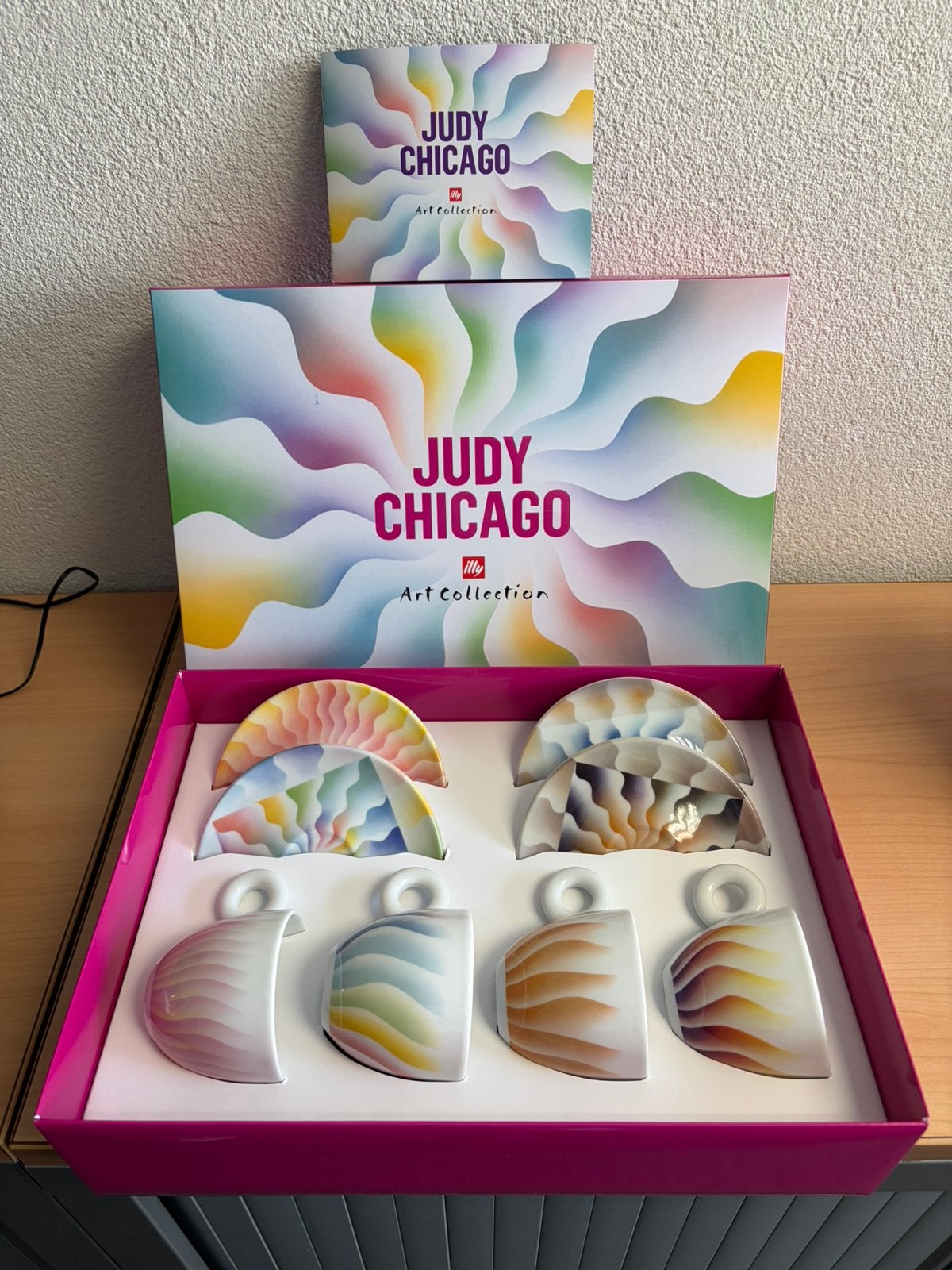 4 koffie-/cappuccino kopjes van illy art collection, Verzenden, Nieuw, Overige stijlen, Kop(pen) en/of Schotel(s)