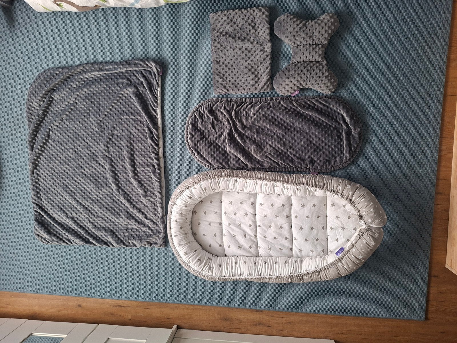 Babynestje met accessoires - Sterrenpatroon, Ophalen, Gebruikt